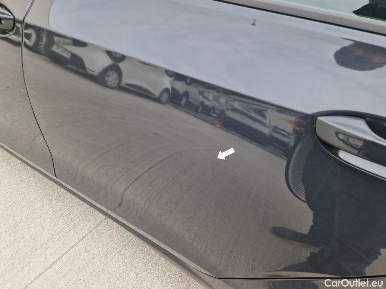  Volkswagen  Golf  Life 1.0 TSI #32