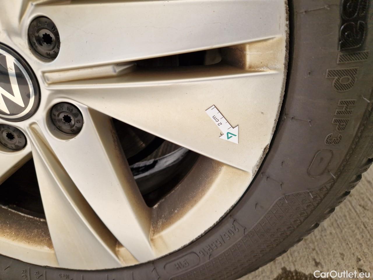  Volkswagen  Golf  Life 1.0 TSI #40