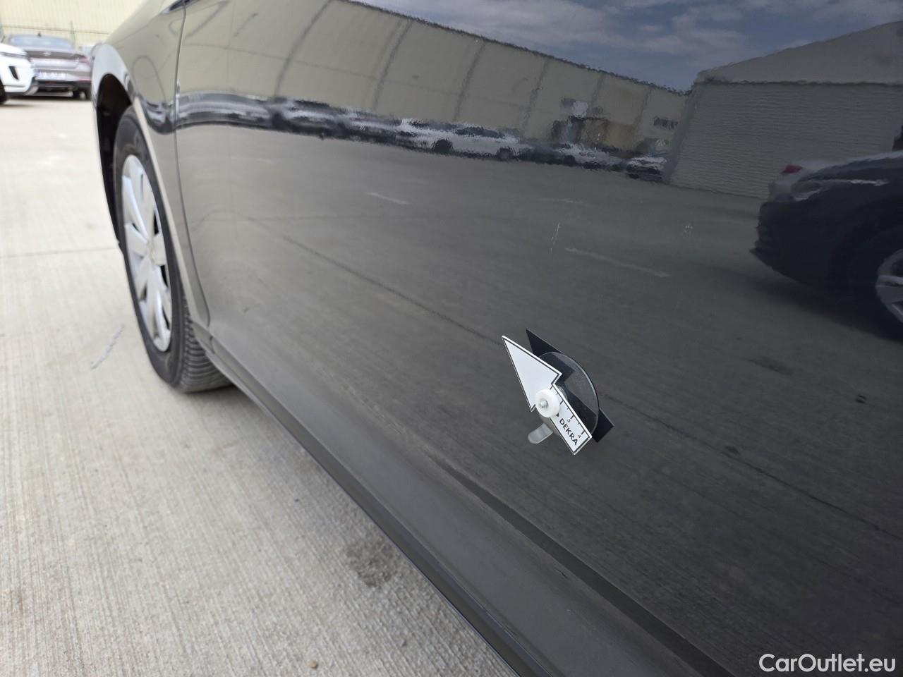  Volkswagen  Passat Advance 1.5 TSI ACT 150 CP #4