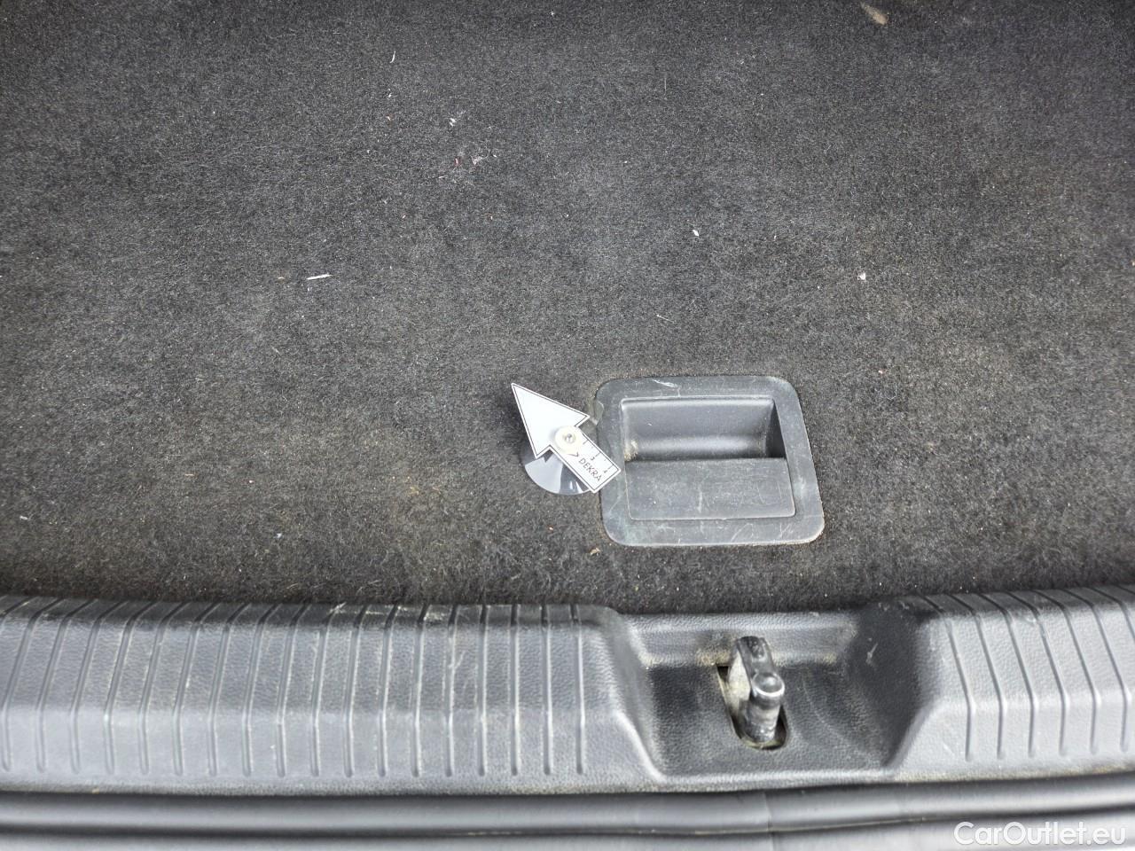  Volkswagen  Golf  Life 1.0 TSI #54