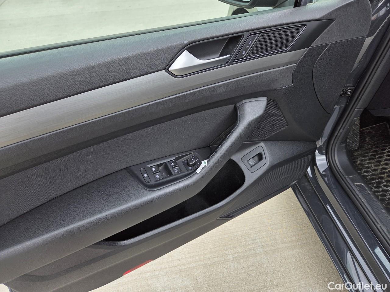  Volkswagen  Passat Advance 1.5 TSI ACT 150 CP #35