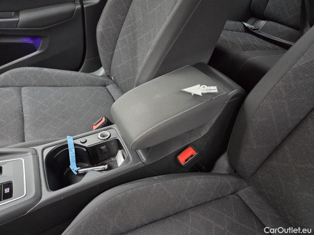  Volkswagen  Golf  Life 1.5 eTSI ACT DSG mild-Hybrid #49