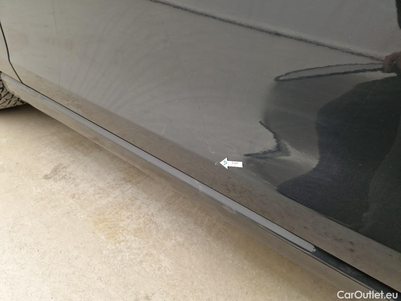  Volkswagen  Golf  Life 1.0 TSI #2