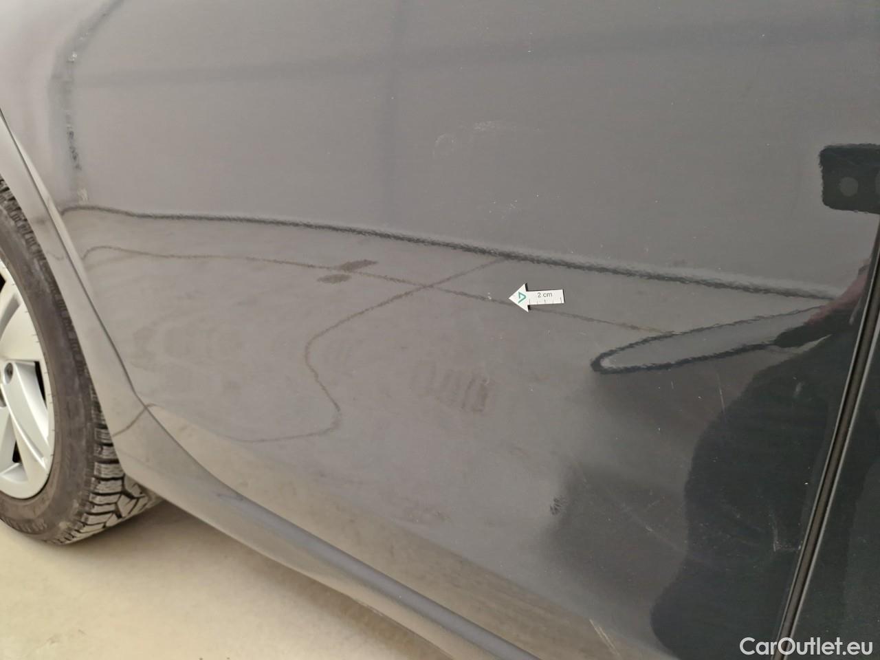  Volkswagen  Golf  Life 1.0 TSI #26