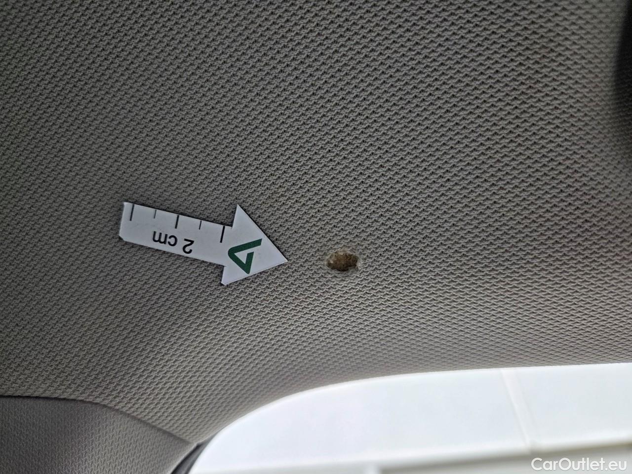  Volkswagen  Golf  Life 1.0 TSI #42