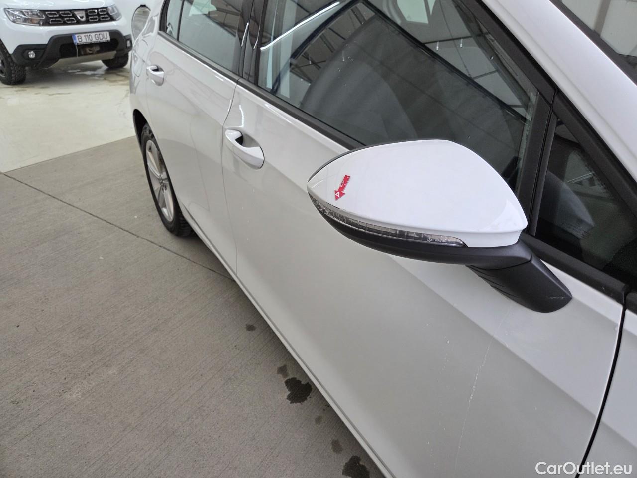  Volkswagen  Golf  Life 1.5 eTSI ACT DSG mild-Hybrid #24