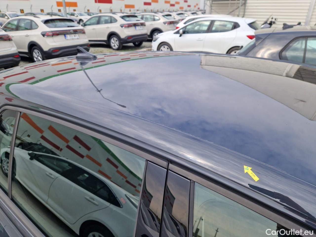  Volkswagen  Golf  Life 1.0 TSI #25