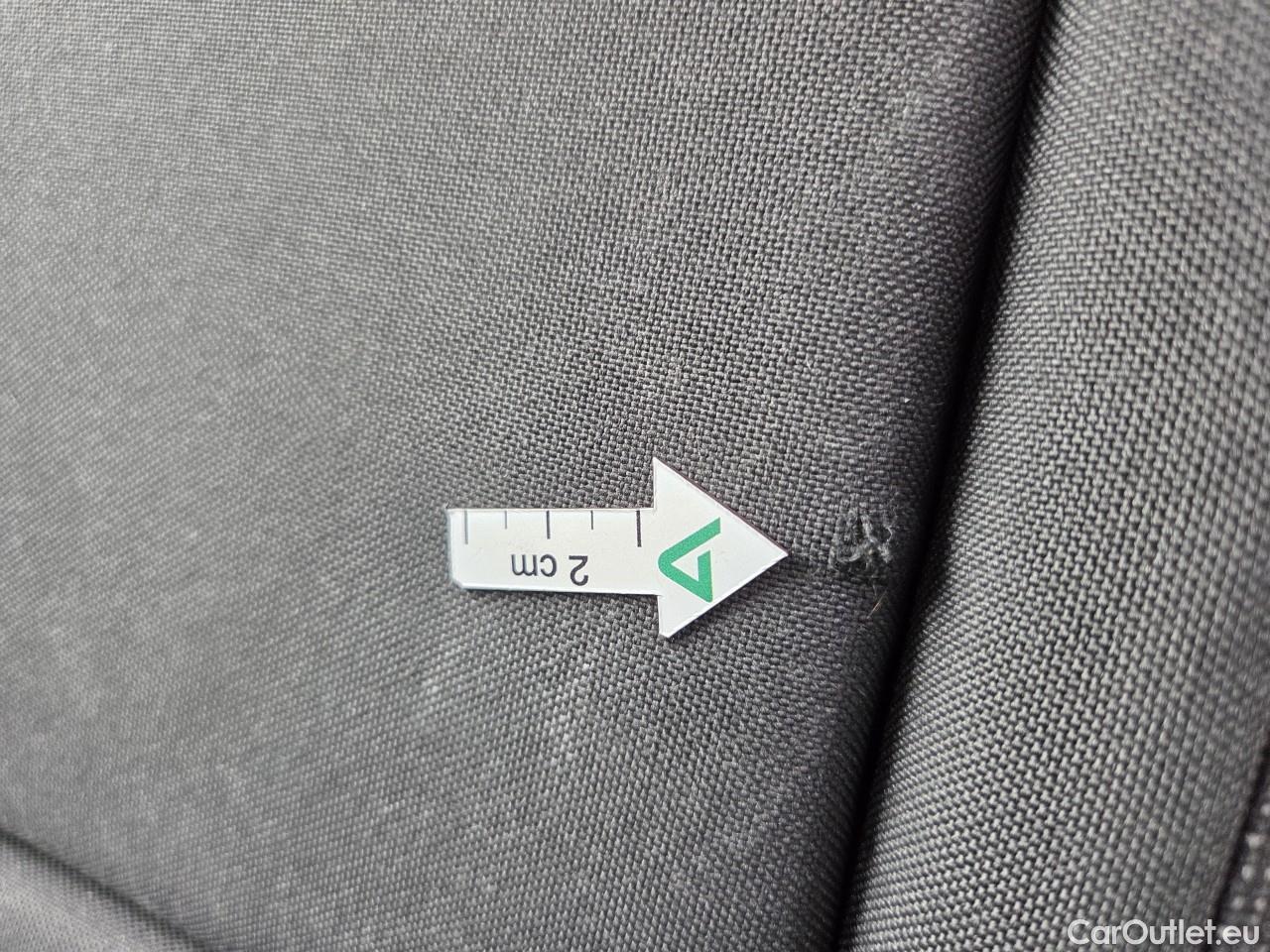  Volkswagen  Golf  Life 1.0 TSI #52