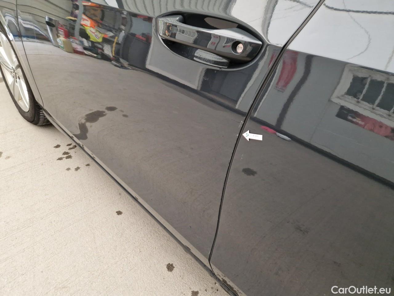  Volkswagen  Golf  Life 1.0 TSI #3