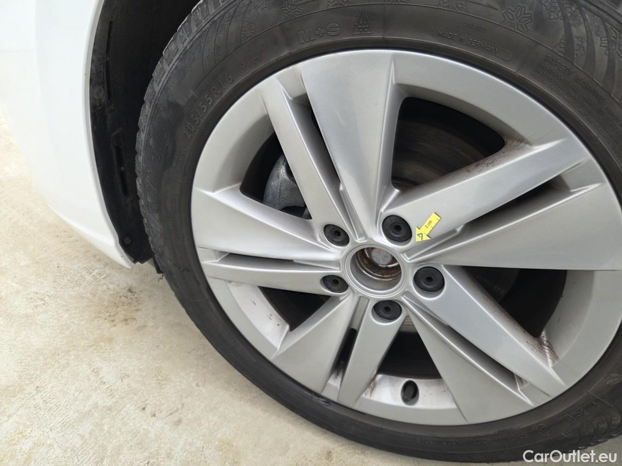  Volkswagen  Golf  Life 1.5 eTSI ACT DSG mild-Hybrid #5