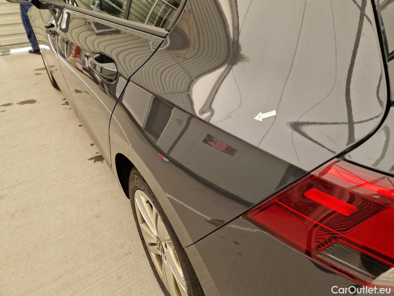  Volkswagen  Golf  Life 1.0 TSI #37