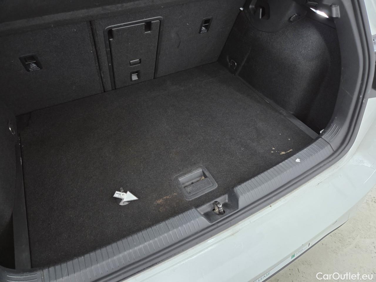  Volkswagen  Golf  Life 1.5 eTSI ACT DSG mild-Hybrid #60