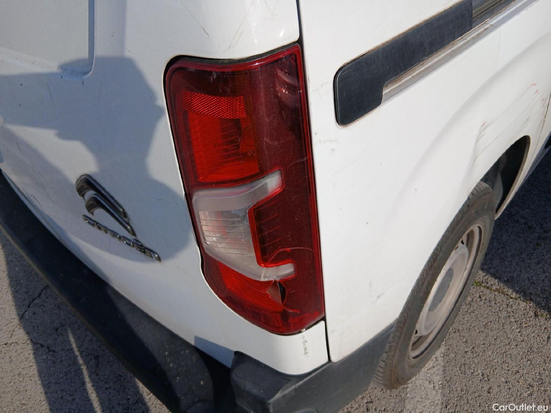  Citroen  Berlingo CITROEN  / 2018 / 3P / furgón derivado de turismo Talla M BlueHDi 100 CONTROL #32