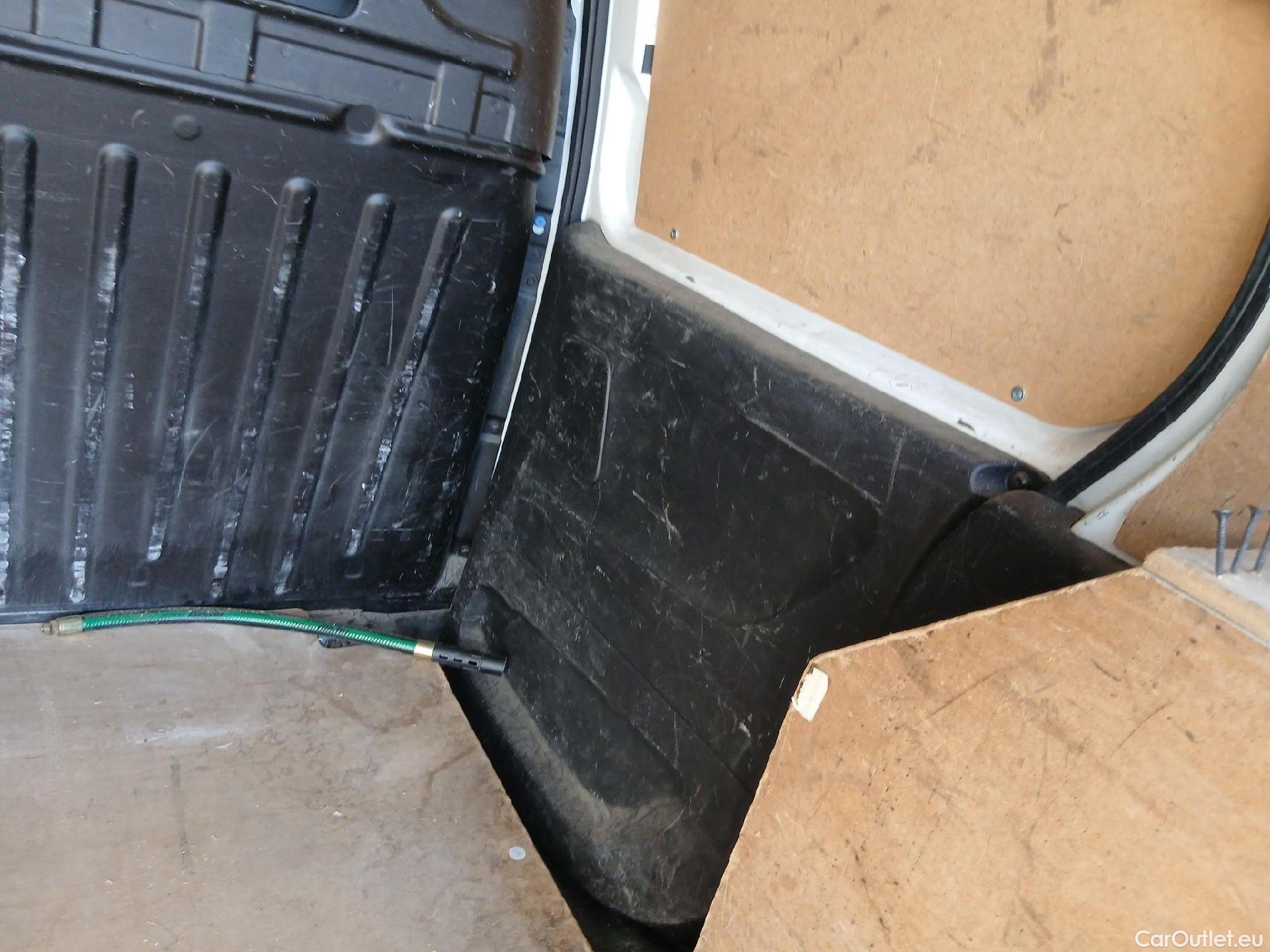  Citroen  Berlingo CITROEN  / 2018 / 3P / furgón derivado de turismo Talla M BlueHDi 100 CONTROL #36