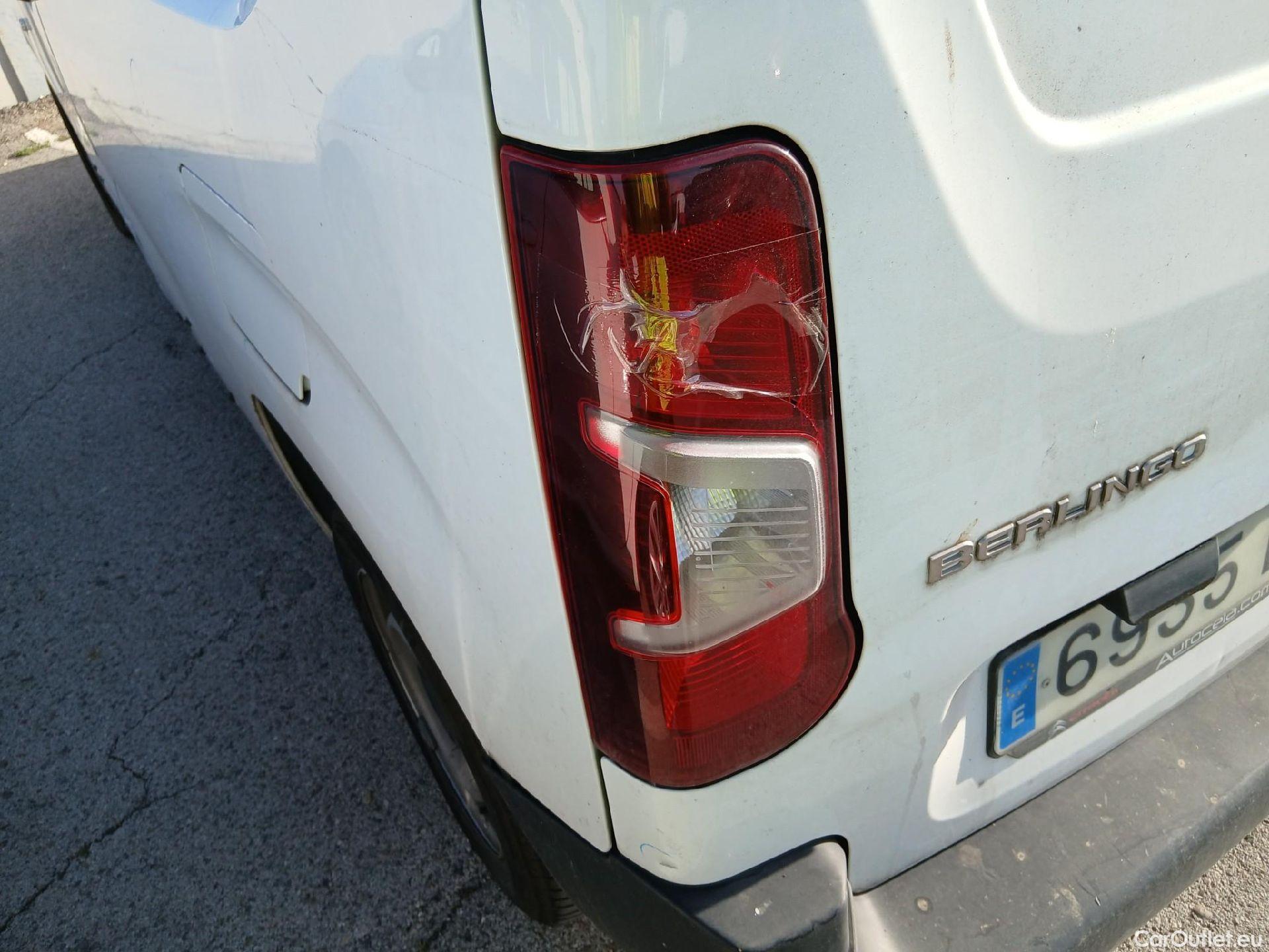  Citroen  Berlingo CITROEN  / 2018 / 3P / furgón derivado de turismo Talla M BlueHDi 100 CONTROL #24