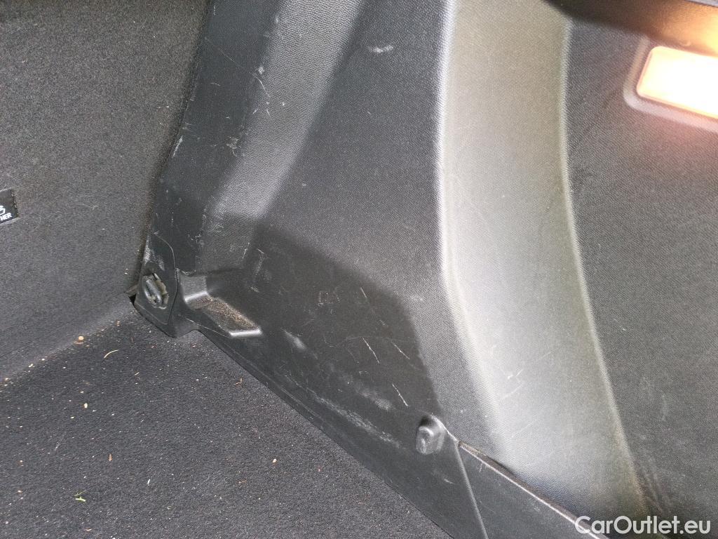  Peugeot  2008 PEUGEOT  / 2019 / 5P / todoterreno Active Puretech 100 S&S BVM6 #3