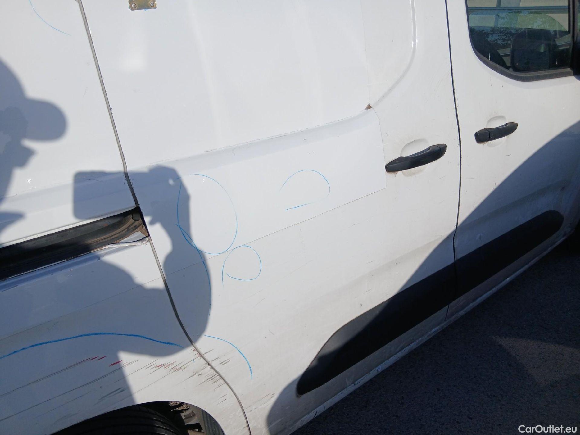  Citroen  Berlingo CITROEN  / 2018 / 3P / furgón derivado de turismo Talla M BlueHDi 100 CONTROL #40