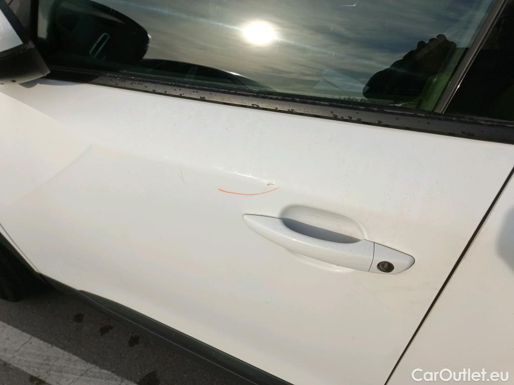  Peugeot  2008 PEUGEOT  / 2019 / 5P / todoterreno Active Puretech 100 S&S BVM6 #15