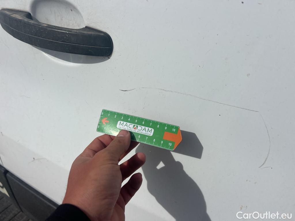  Ford  Transit FORD  / 2013 / 4P / furgón 310 77kW L2H2 Van Trend FWD #16