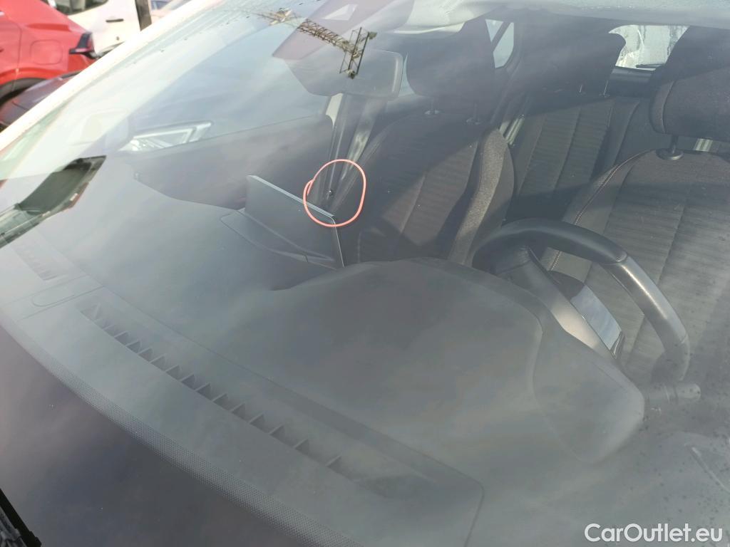  Peugeot  2008 PEUGEOT  / 2019 / 5P / todoterreno Active Puretech 100 S&S BVM6 #1