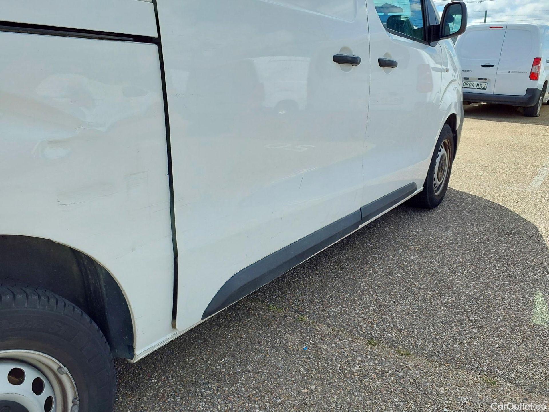  Peugeot  Expert PEUGEOT  / 2016 / 4P / furgón Furgón Pro 2.0 BlueHDi 120 S&S Standard #26