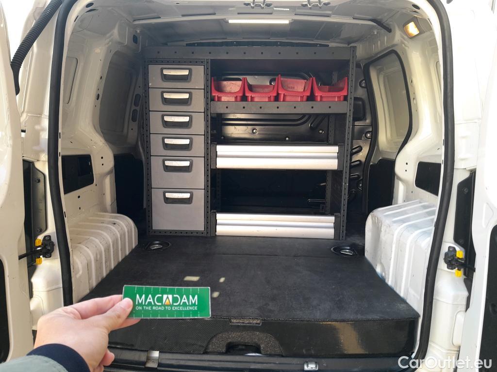  Fiat  Fiorino FIAT  / 2016 / 3P / furgón derivado de turismo Cargo Base 1.4 Natural Power 51kW (70CV) ** #11