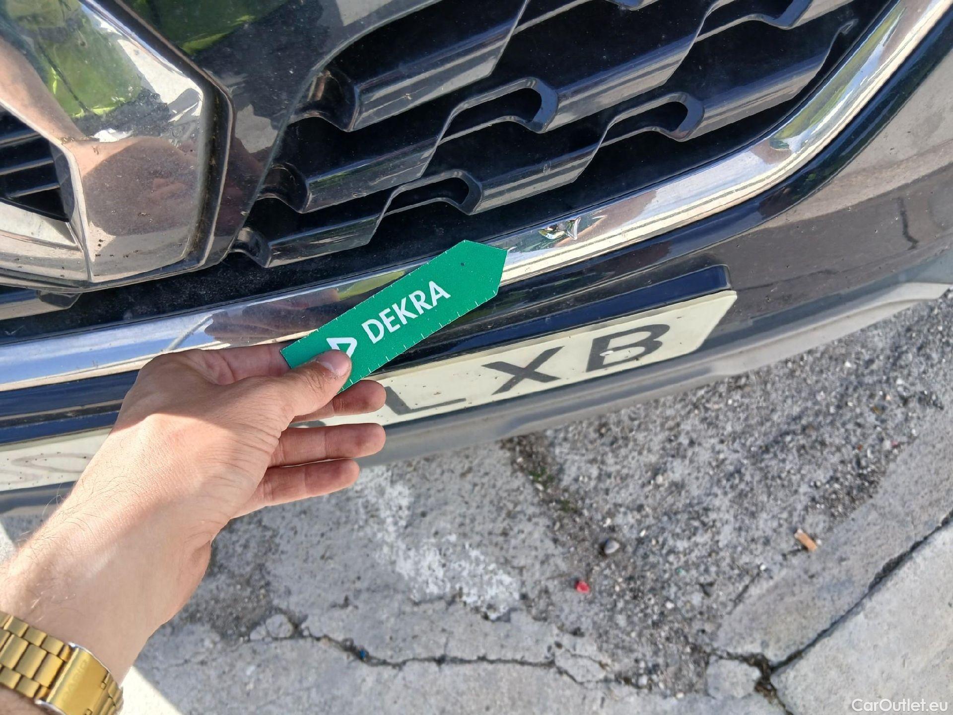  Renault  Arkana RENAULT  / 2021 / 5P / todoterreno Zen TCe 103kW(140CV) EDC Microhíbrido #32