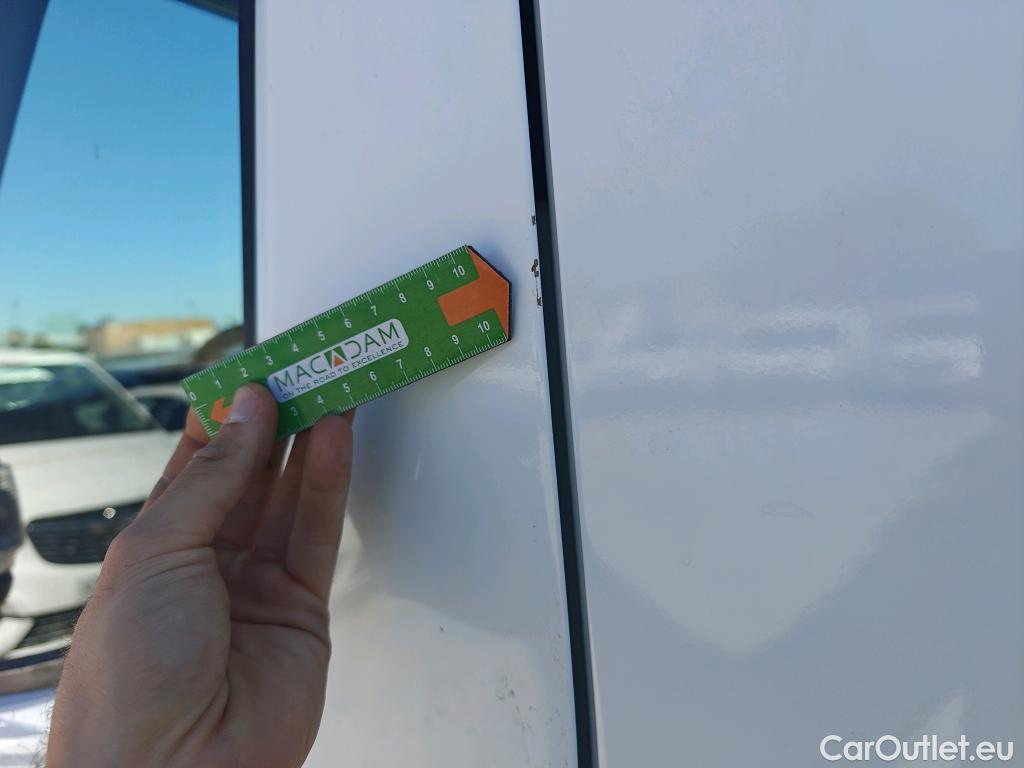  Ford  Transit FORD  / 2013 / 4P / furgón 350 96kW L4H3 Van Trend RWD #57