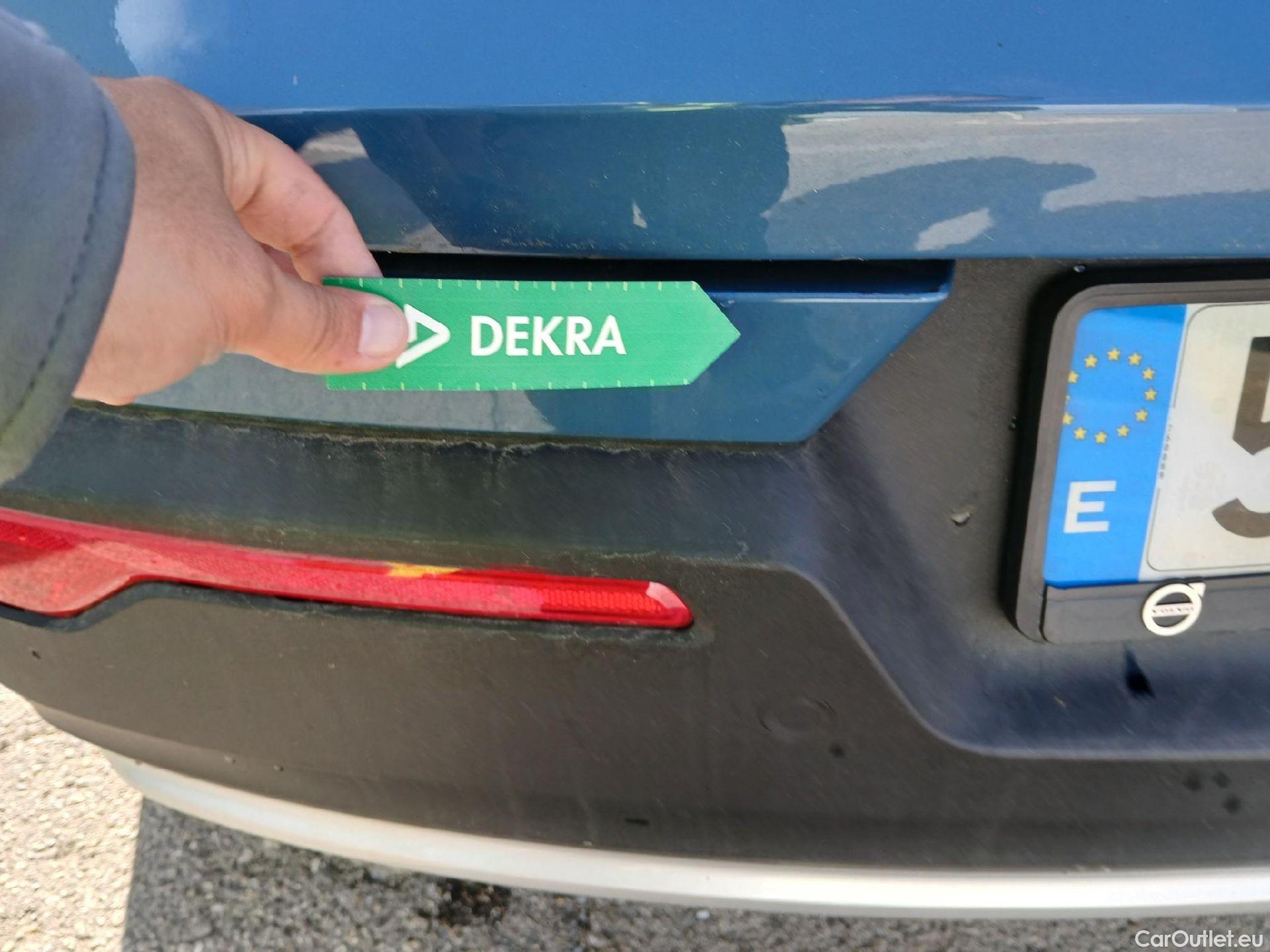  Volvo  XC 40 XC40 Plus Bright 2WD 2.0 165CV AT7 E6d #2