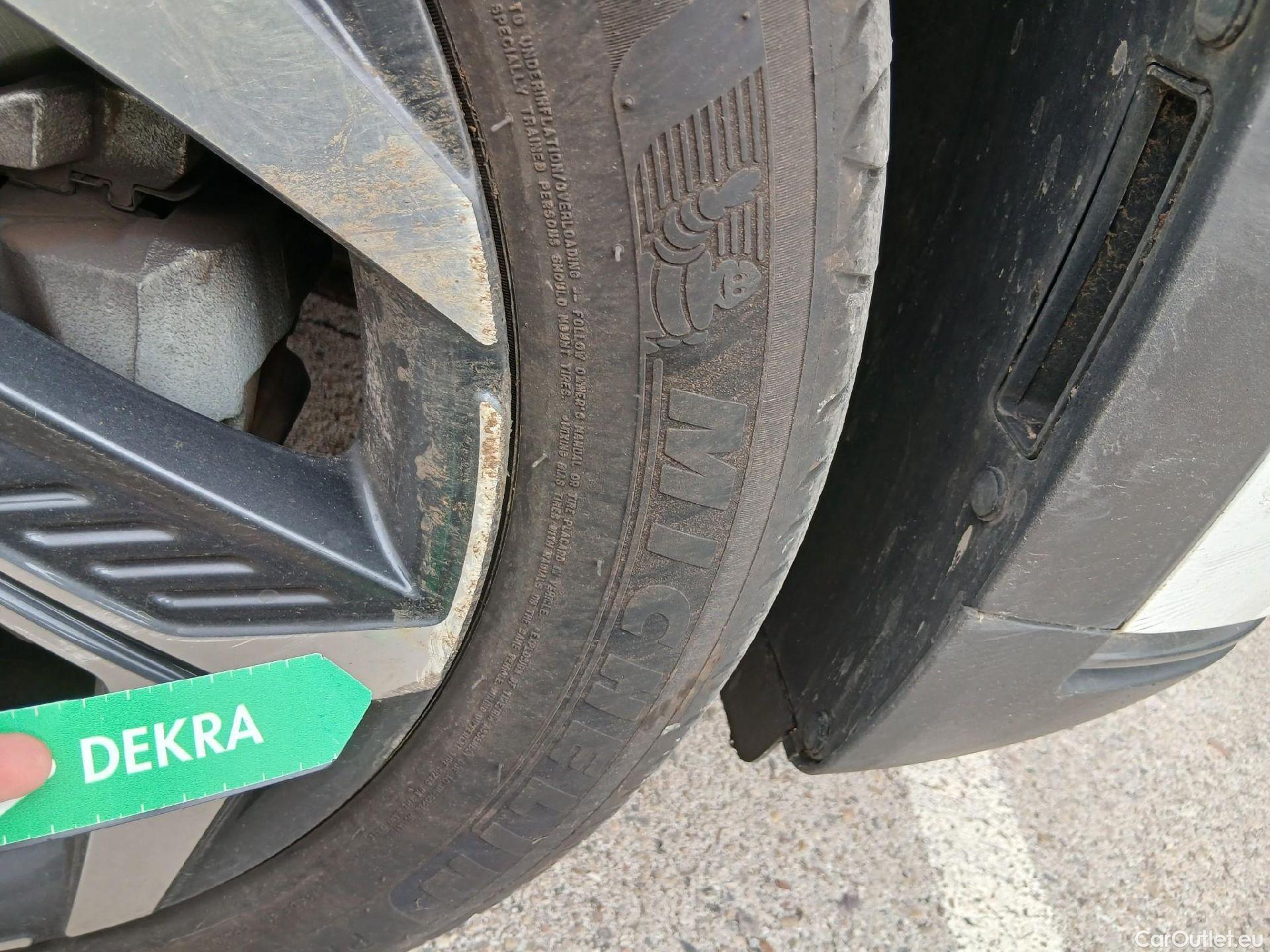  Hyundai  Tucson HYUNDAI  / 2020 / 5P / todoterreno 1.6 TGDI 169kW HEV Tecno Auto 2C #5