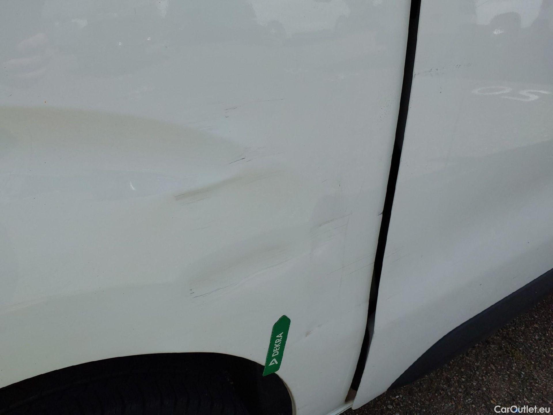  Peugeot  Expert PEUGEOT  / 2016 / 4P / furgón Furgón Pro 2.0 BlueHDi 120 S&S Standard #24