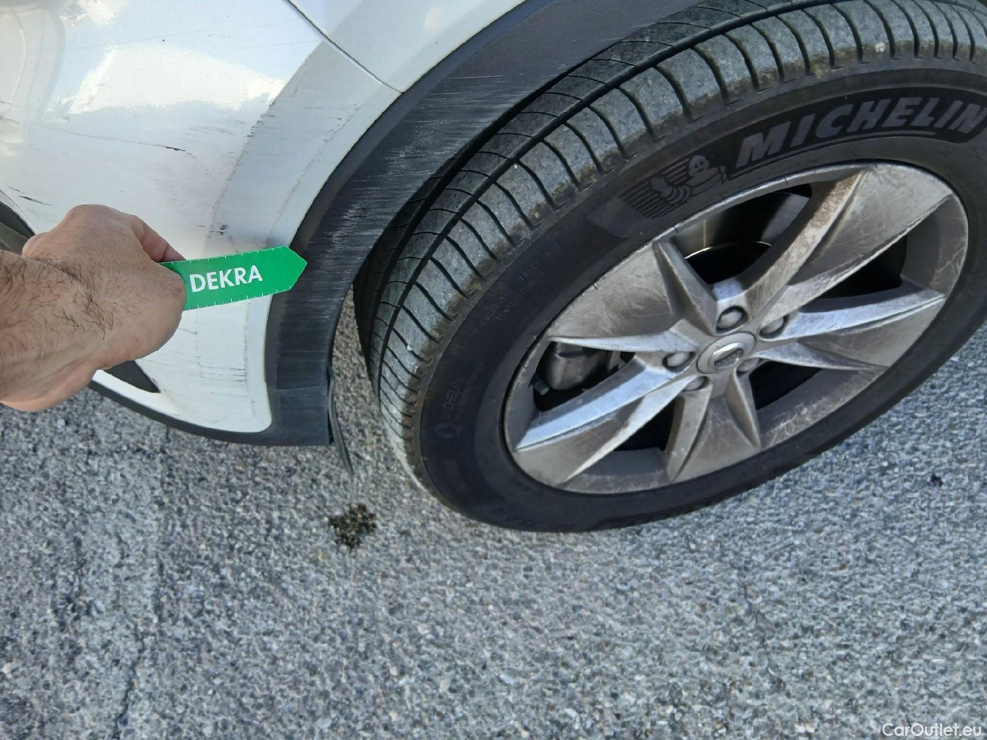  Volvo  XC 40 VOLVO XC40 / 2021 / 5P / todoterreno 2.0 B3 G Core Dark Auto #5