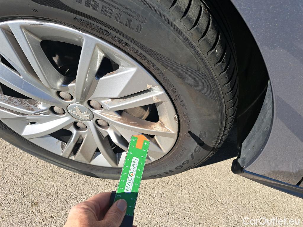  Peugeot  508 PEUGEOT  / 2018 / 5P / berlina con portón 5P Active Pack BlueHDi 130 S&S EAT8 (AC2) #30