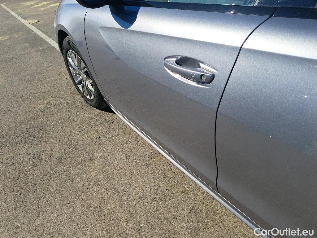  Peugeot  508 PEUGEOT  / 2018 / 5P / berlina con portón 5P Active Pack BlueHDi 130 S&S EAT8 (AC2) #43