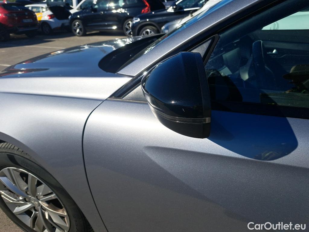  Peugeot  508 PEUGEOT  / 2018 / 5P / berlina con portón 5P Active Pack BlueHDi 130 S&S EAT8 (AC2) #45