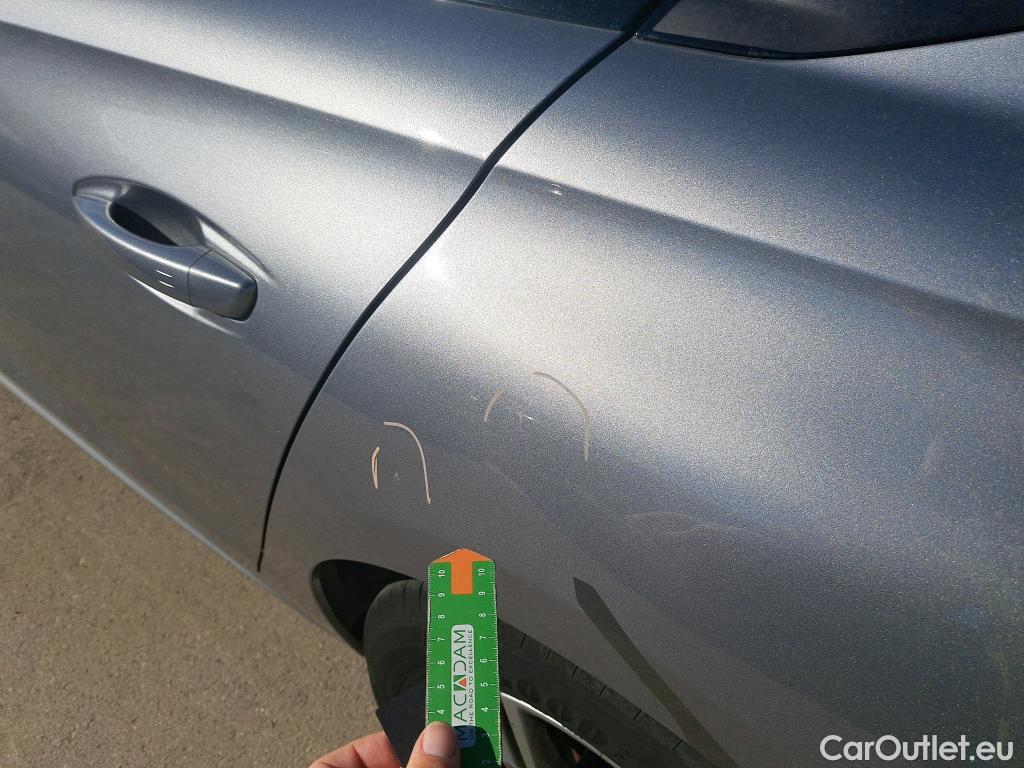  Peugeot  508 PEUGEOT  / 2018 / 5P / berlina con portón 5P Active Pack BlueHDi 130 S&S EAT8 (AC2) #21