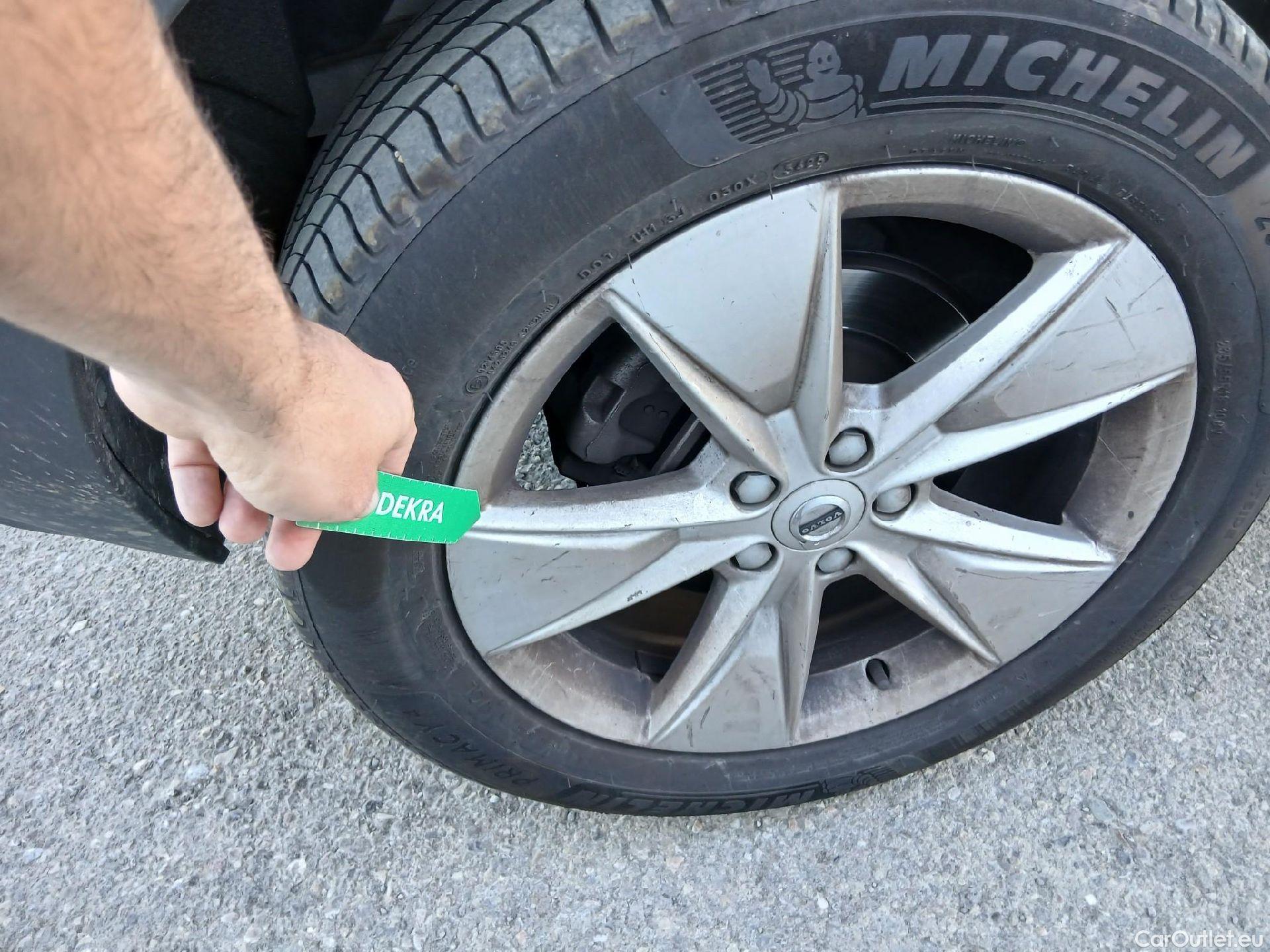  Volvo  XC 40 VOLVO XC40 / 2021 / 5P / todoterreno 2.0 B3 G Core Dark Auto #15