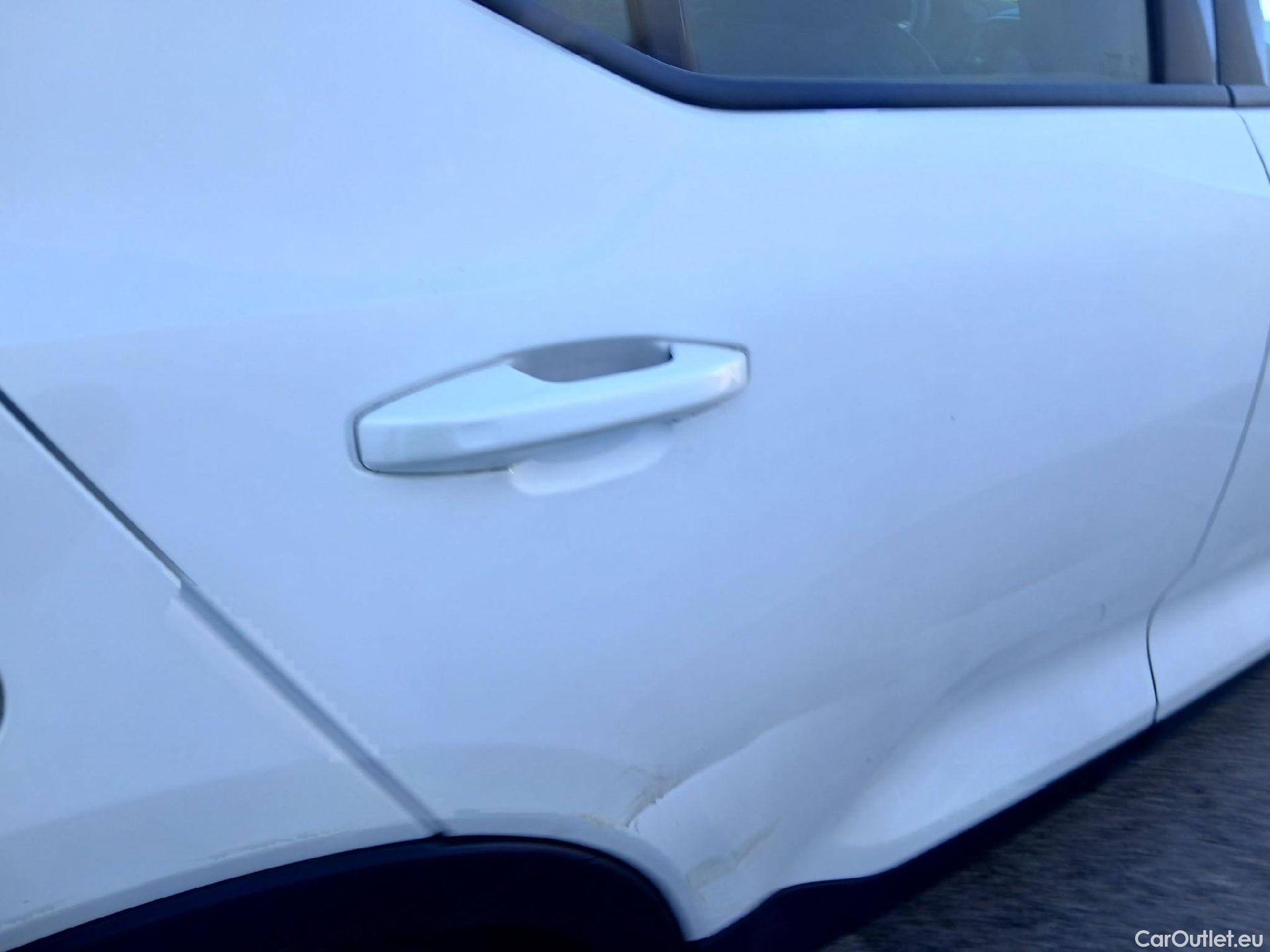  Volvo  XC 40 VOLVO XC40 / 2021 / 5P / todoterreno 2.0 B3 G Core Dark Auto #18