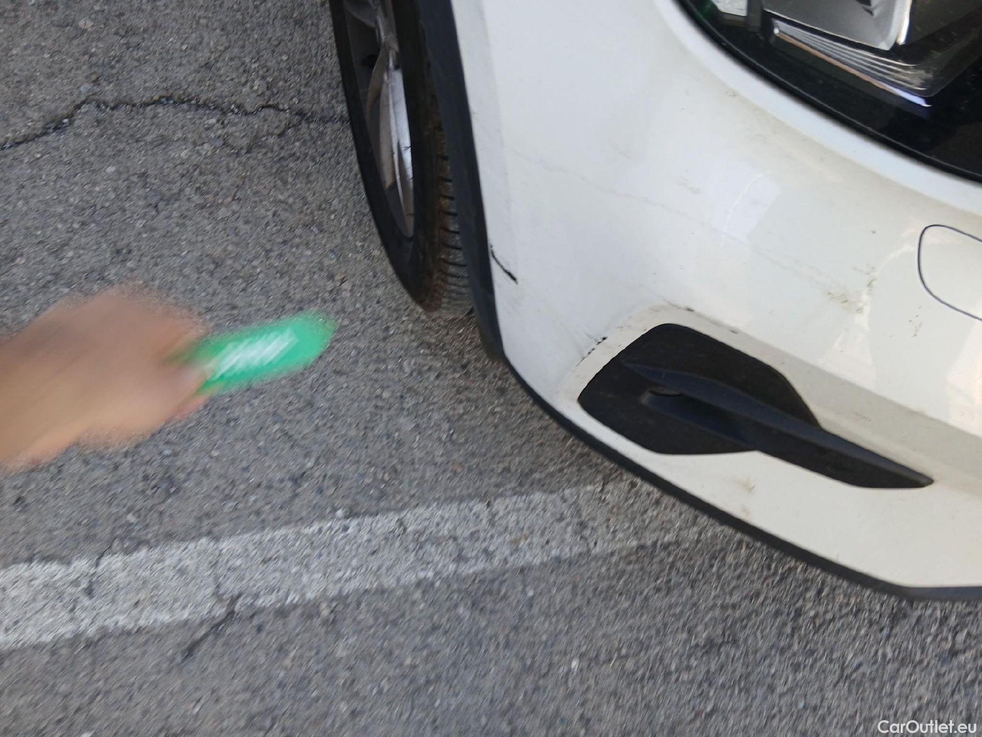  Volvo  XC 40 VOLVO XC40 / 2021 / 5P / todoterreno 2.0 B3 G Core Dark Auto #1