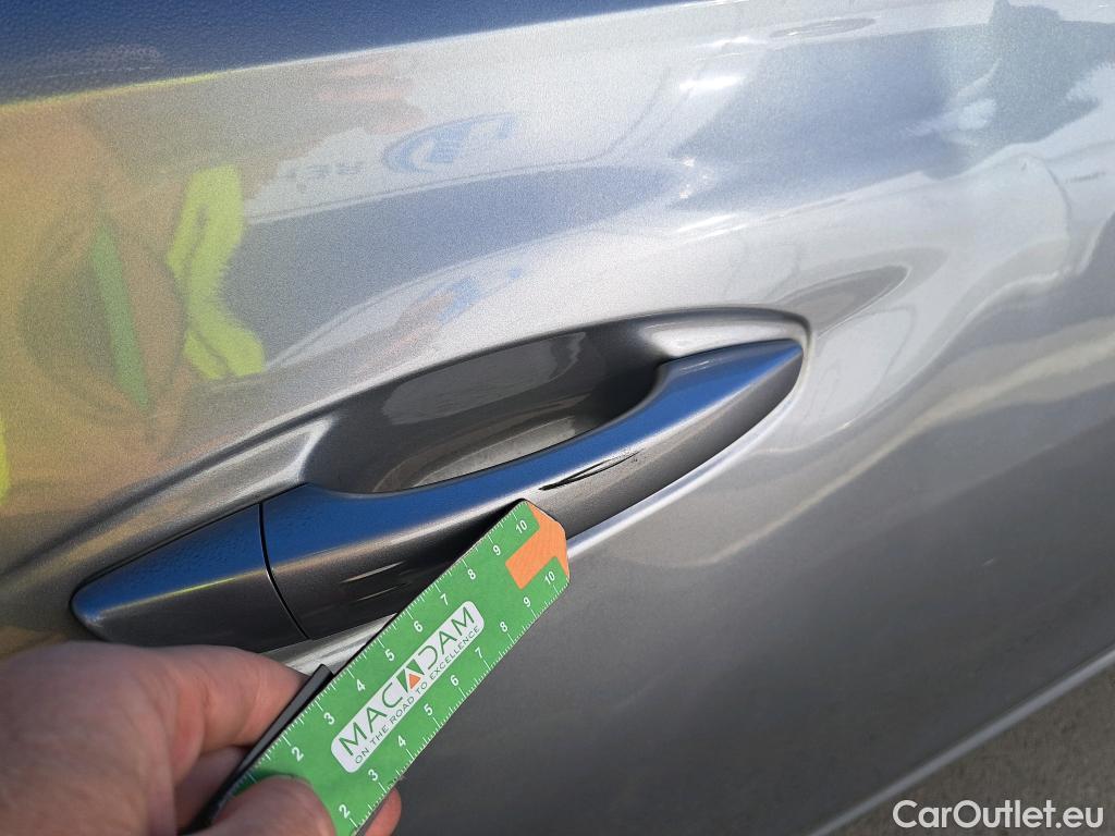  Peugeot  508 PEUGEOT  / 2018 / 5P / berlina con portón 5P Active Pack BlueHDi 130 S&S EAT8 (AC2) #40