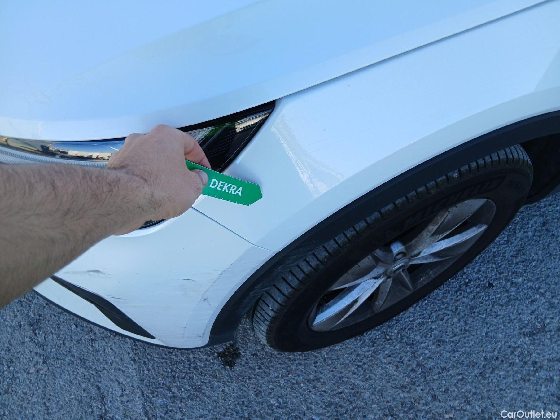  Volvo  XC 40 VOLVO XC40 / 2021 / 5P / todoterreno 2.0 B3 G Core Dark Auto #3