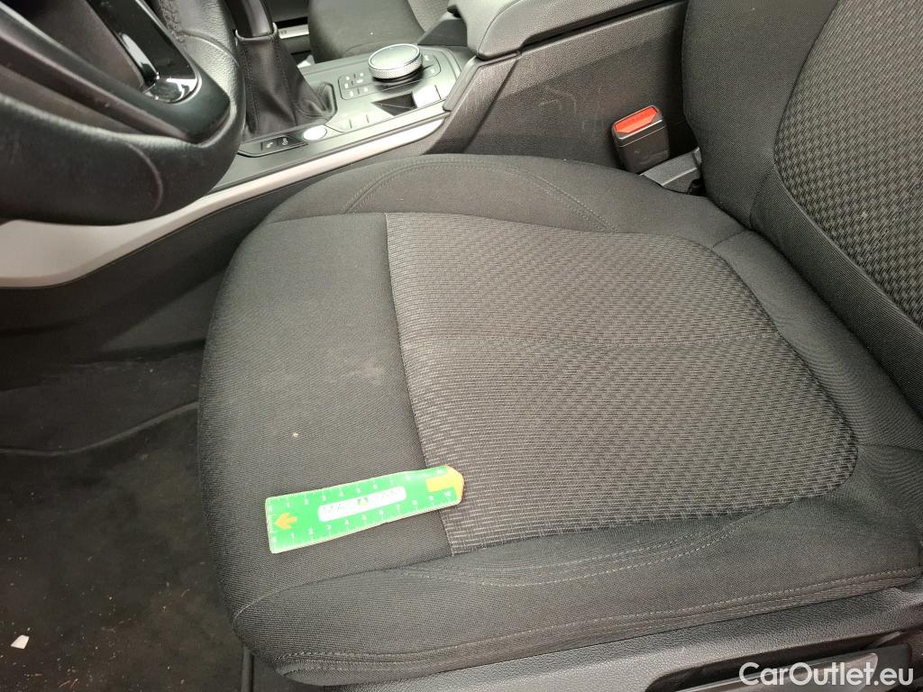  Bmw  Serie 1 BMW Série 1 / 2019 / 5P / Berline 116i Business Design #48