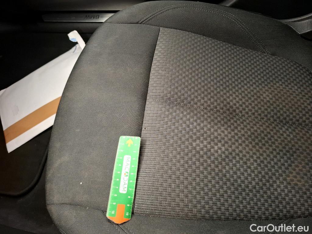  Bmw  Serie 1 BMW Série 1 / 2019 / 5P / Berline 116i Business Design #42