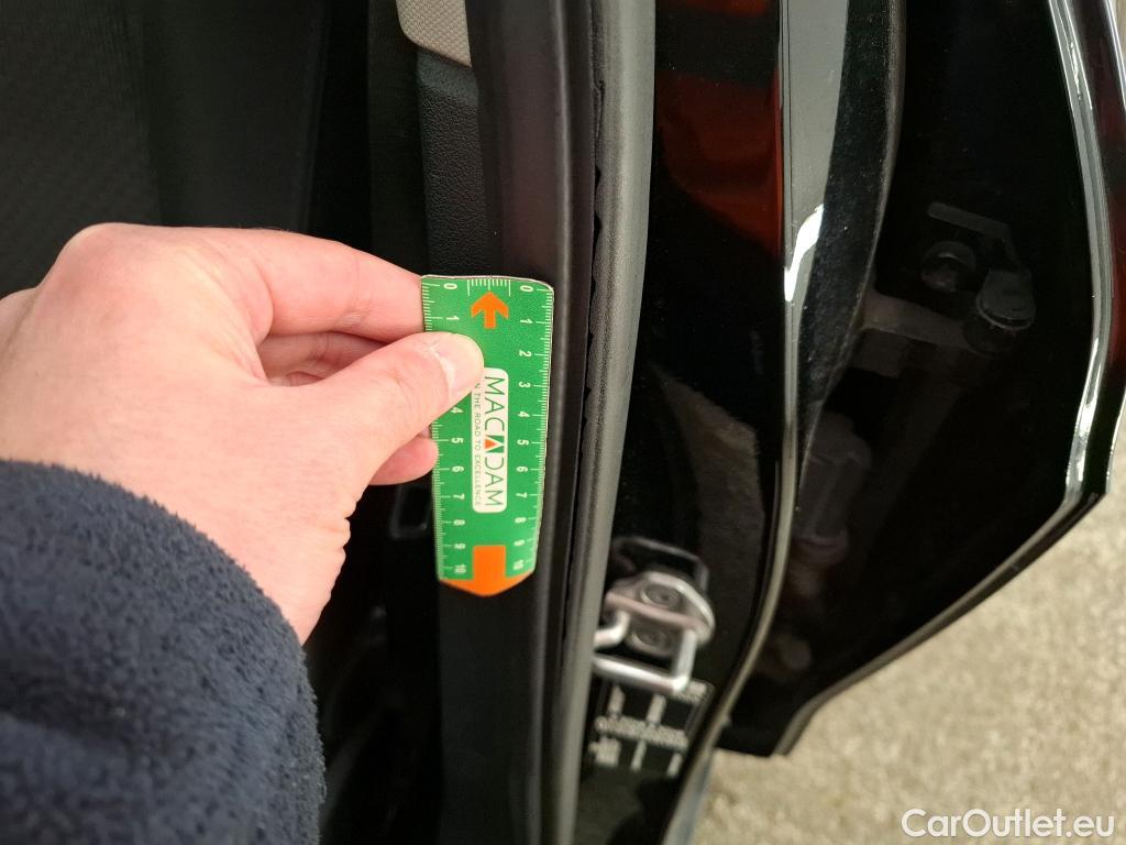  Bmw  Serie 1 BMW Série 1 / 2019 / 5P / Berline 116i Business Design #28