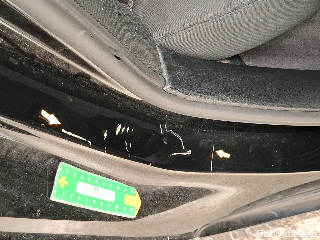  Bmw  Serie 1 BMW Série 1 / 2019 / 5P / Berline 116i Business Design #20