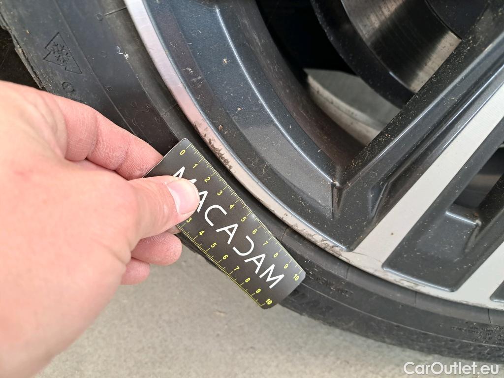  Bmw  Serie 2 BMW Série 2 Gran Coupé / 2019 / 4P / Berline 220D AUTO Business Design #51