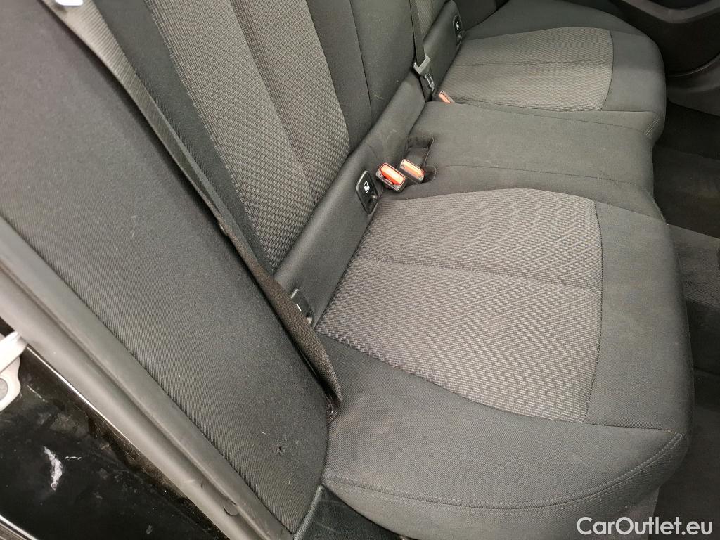  Bmw  Serie 1 BMW Série 1 / 2019 / 5P / Berline 116i Business Design #39