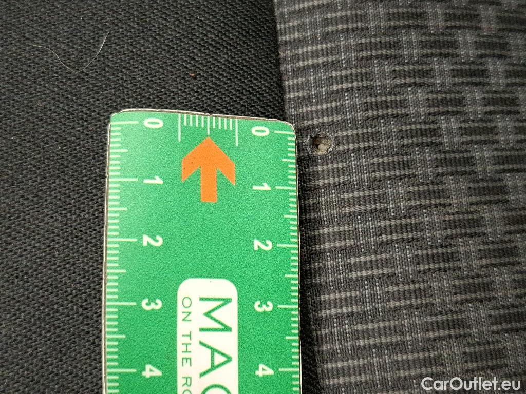  Bmw  Serie 1 BMW Série 1 / 2019 / 5P / Berline 116i Business Design #43