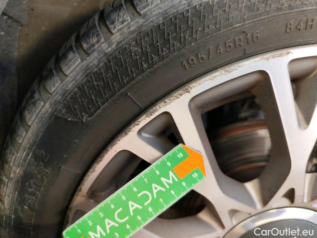  Fiat  500 FIAT   2015  3P  Berline 10 70ch BSG Star #33