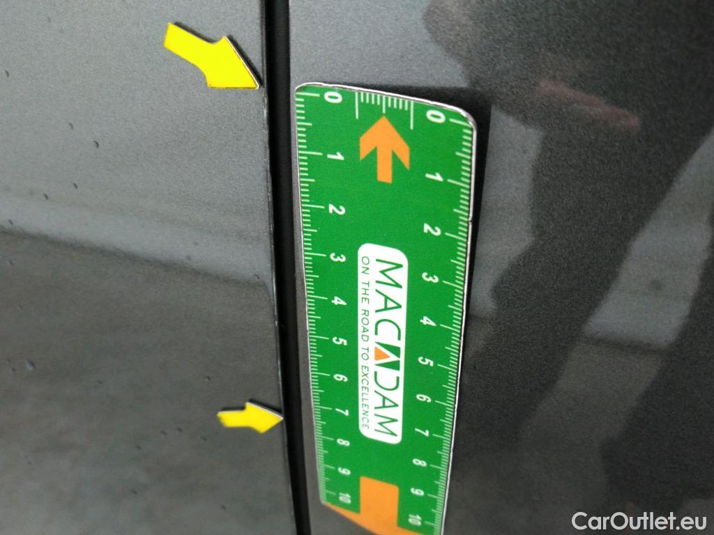  Peugeot  2008  Allure 1.5 HDi 130CV BVA8 E6d #2